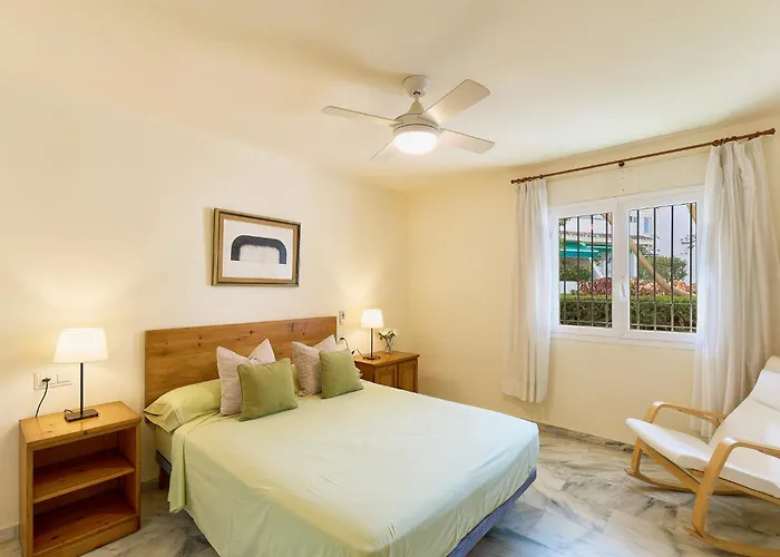 Lunamar Jardin 4hab شقة